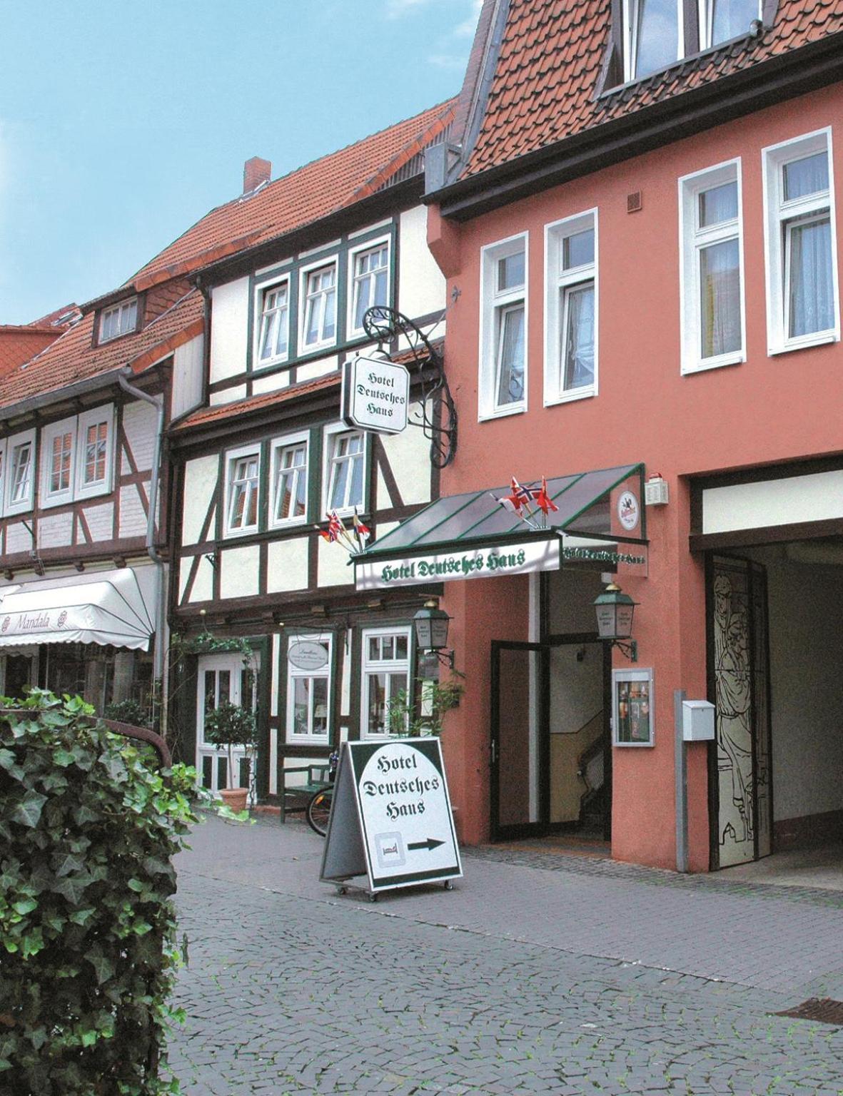 Hotel Deutsches Haus นอร์ทไฮม์ ภายนอก รูปภาพ
