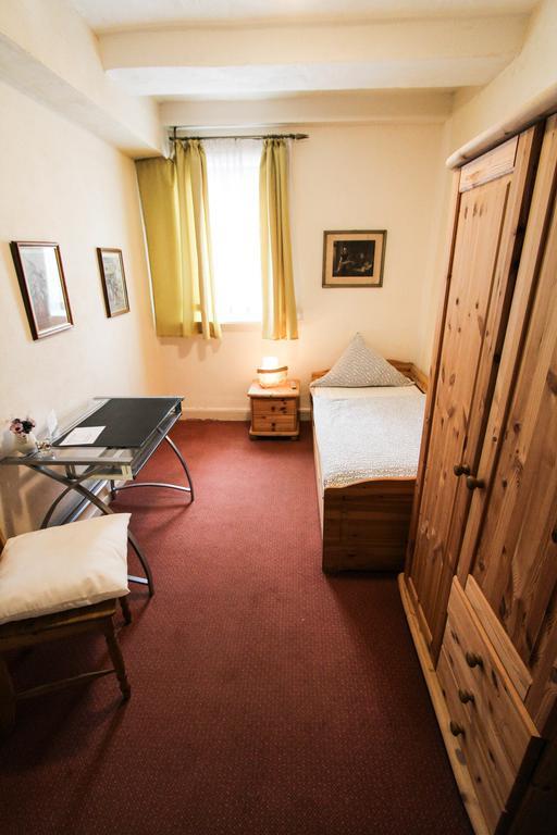 Hotel Deutsches Haus นอร์ทไฮม์ ภายนอก รูปภาพ