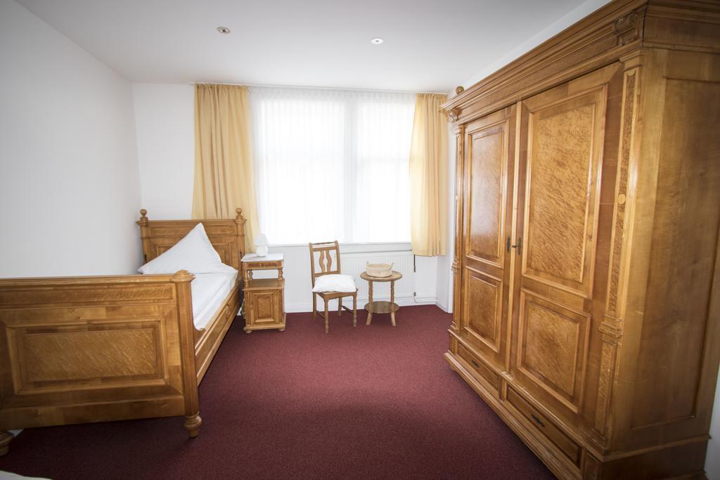 Hotel Deutsches Haus นอร์ทไฮม์ ภายนอก รูปภาพ