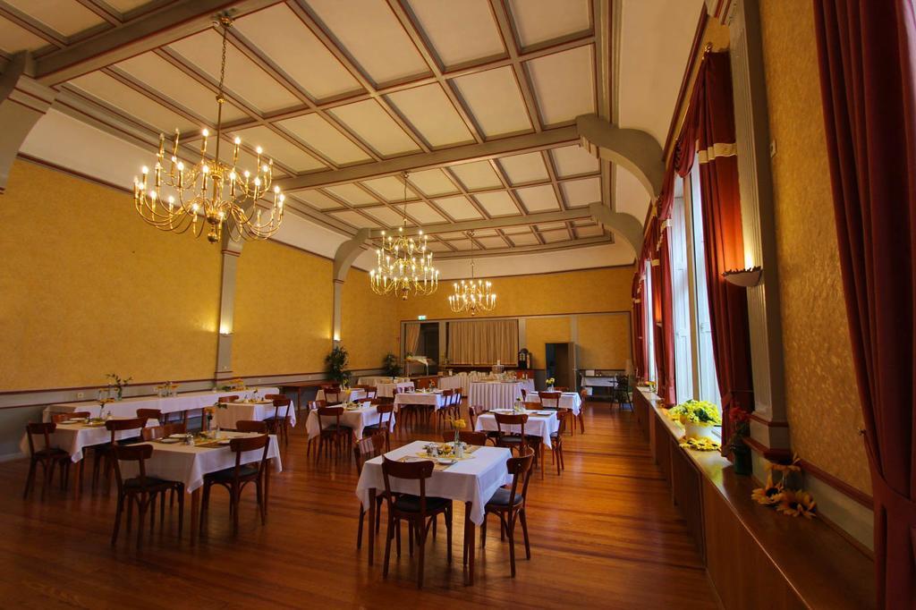 Hotel Deutsches Haus นอร์ทไฮม์ ภายนอก รูปภาพ